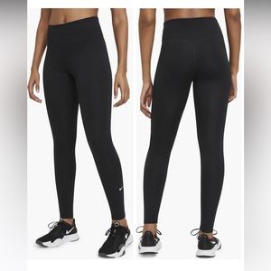 NIKE One Legging